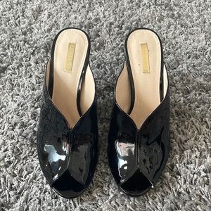 Louise et Cie Patent Leather size 9.5 fits like an 8- 8.5. Never been worn